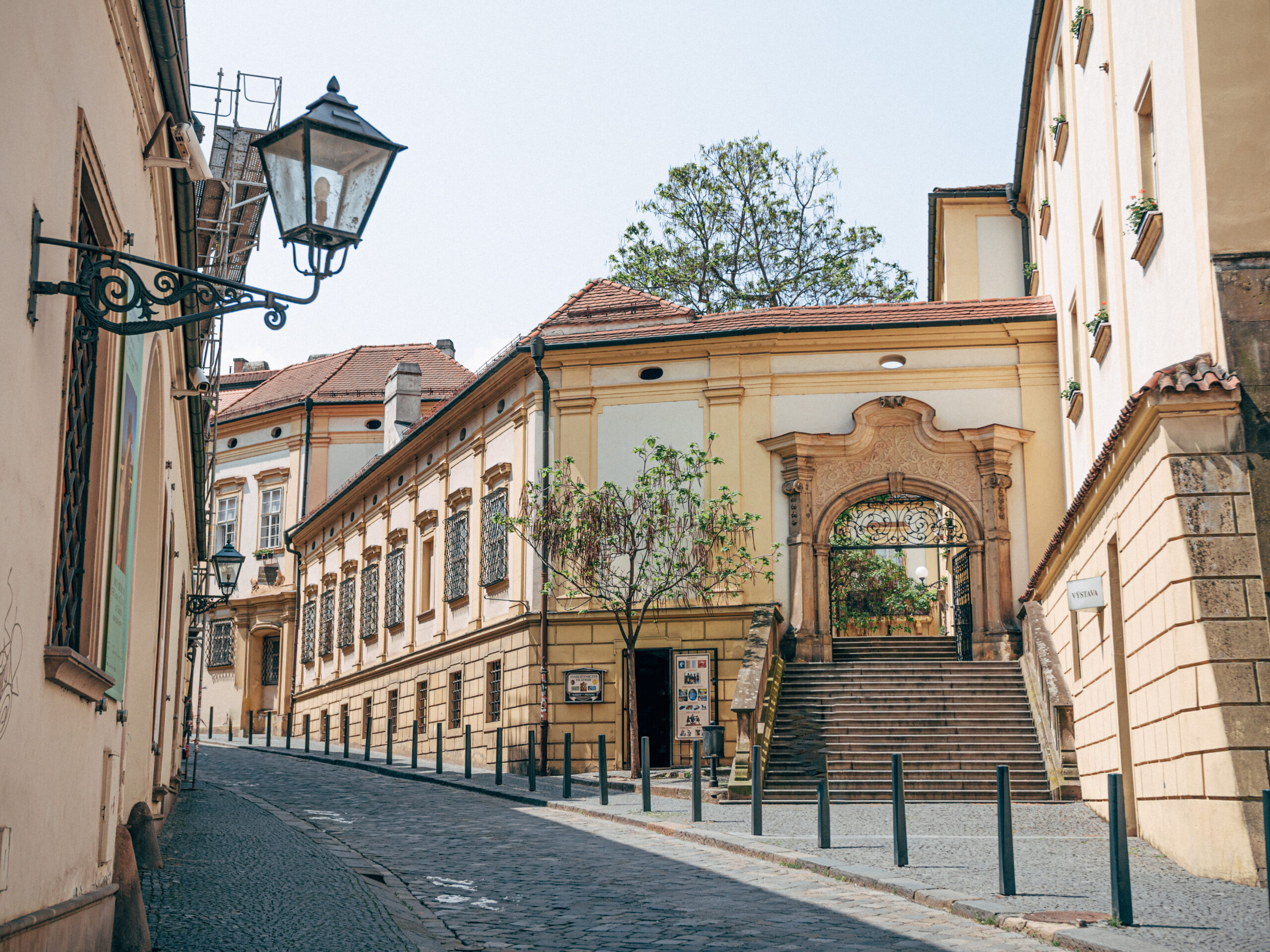 Oprava nebytového prostoru a fasády Dominikánská 2
